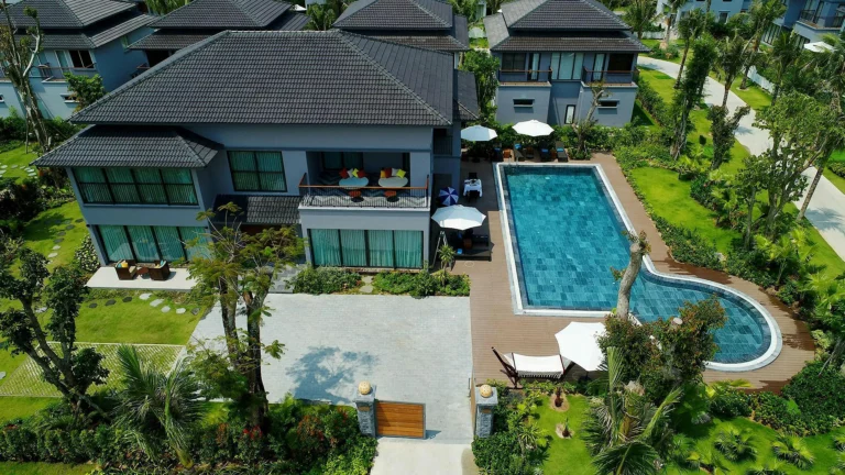 New Luxury Pool Villa