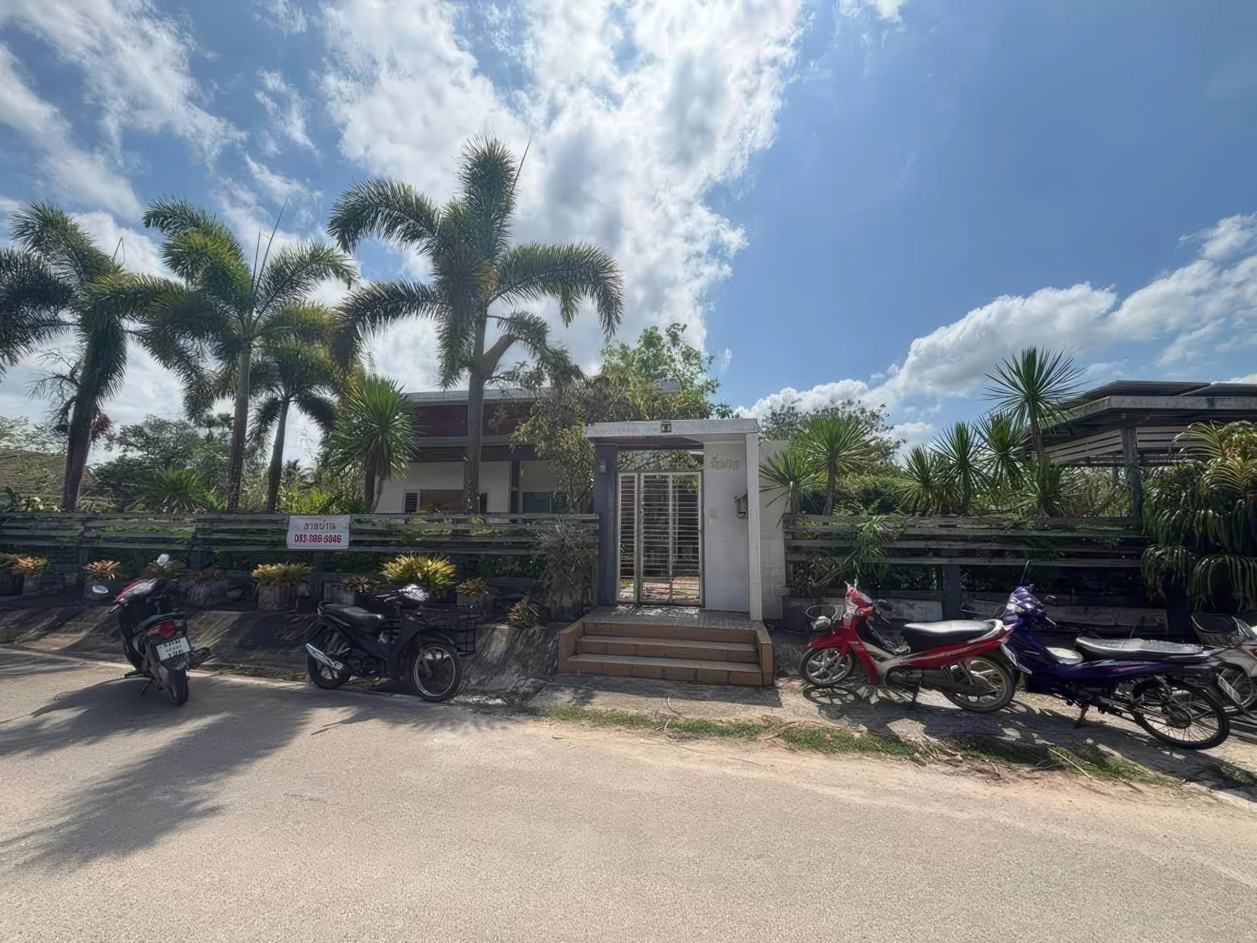 2-Bedroom House in Nuea Khlong