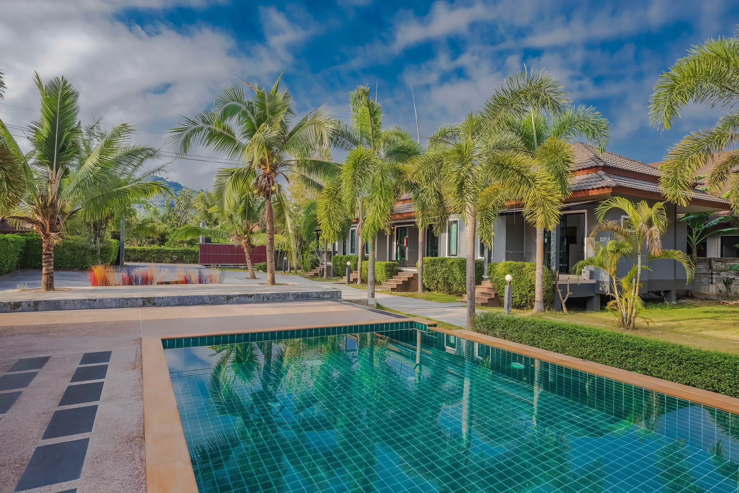 2-Bedroom Seasonal Rental with Shared Pool