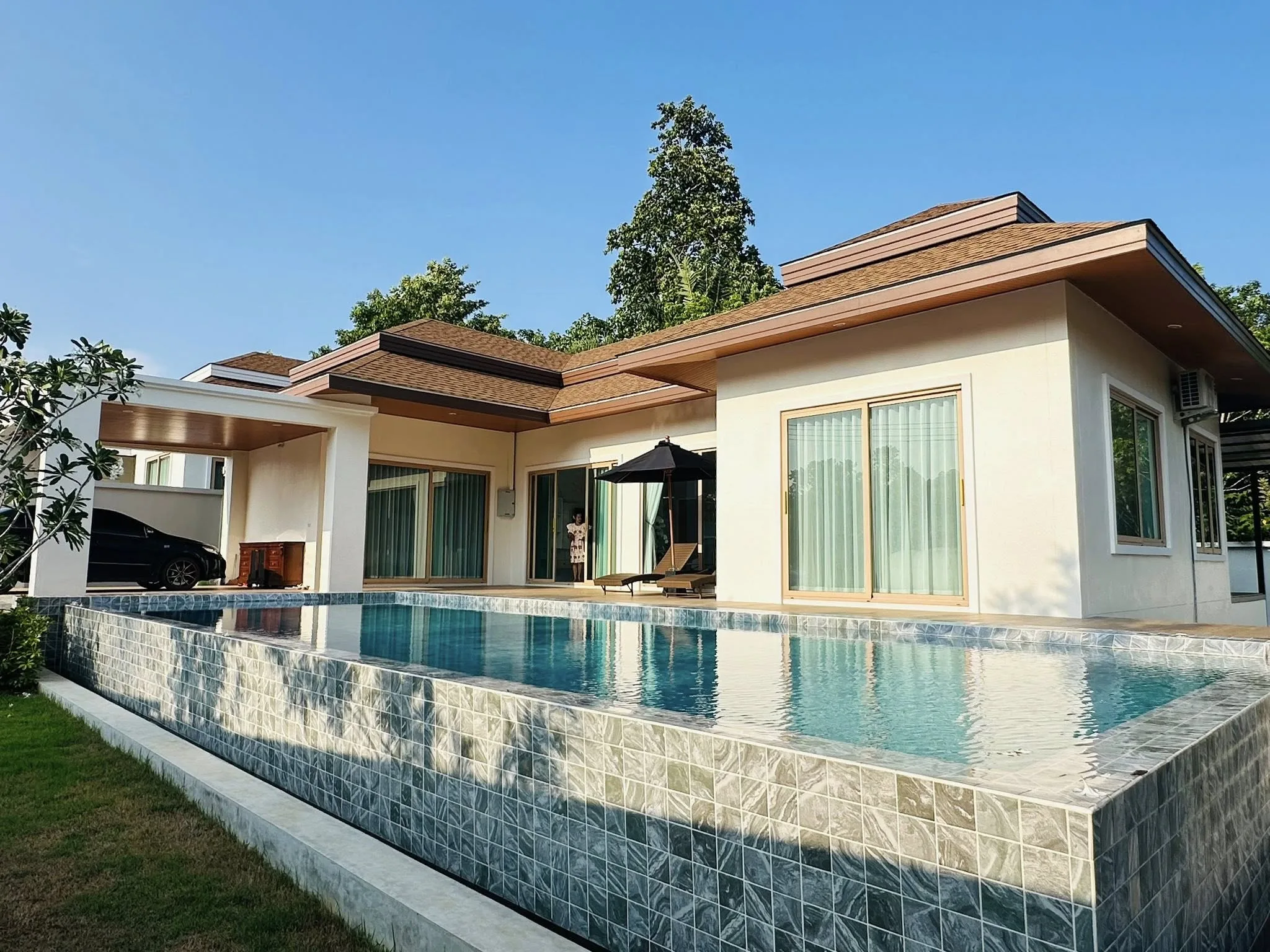 Modern Luxury Pool Villa